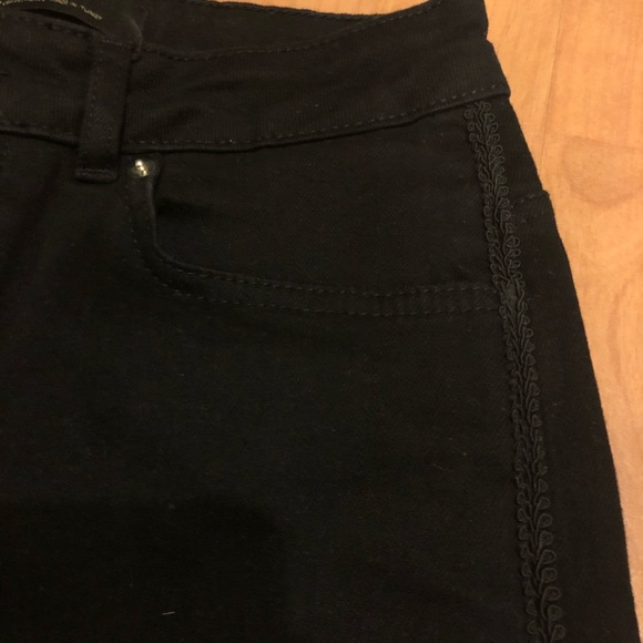 Uniquely embroidered Zara premium jeans; size 30 - Picture 4 of 4